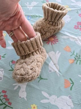 Janie and Jack Tan Cable Knit Baby Booties